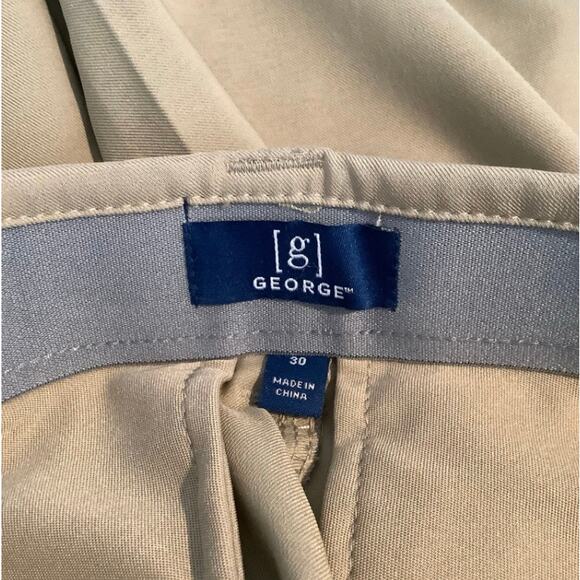 G George Navy Tan At The Knee Stretch UPF 30 Shorts Bundle Mens 30 NWT - Picture 14 of 14